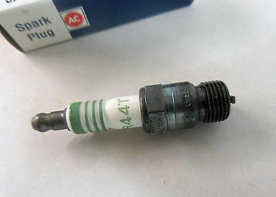 71-74 CORVETTE CHEVELLE MONTE CARLO AC SPARK PLUGS R44T VINTAGE GREEN STRIPES